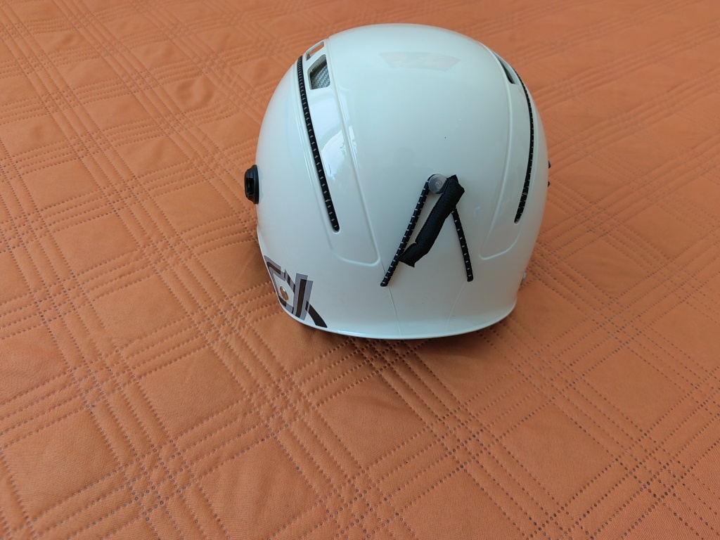 DÁMSKA LYŽIARSKA HELMA S OKULIARMI; set značky CASCO - 7