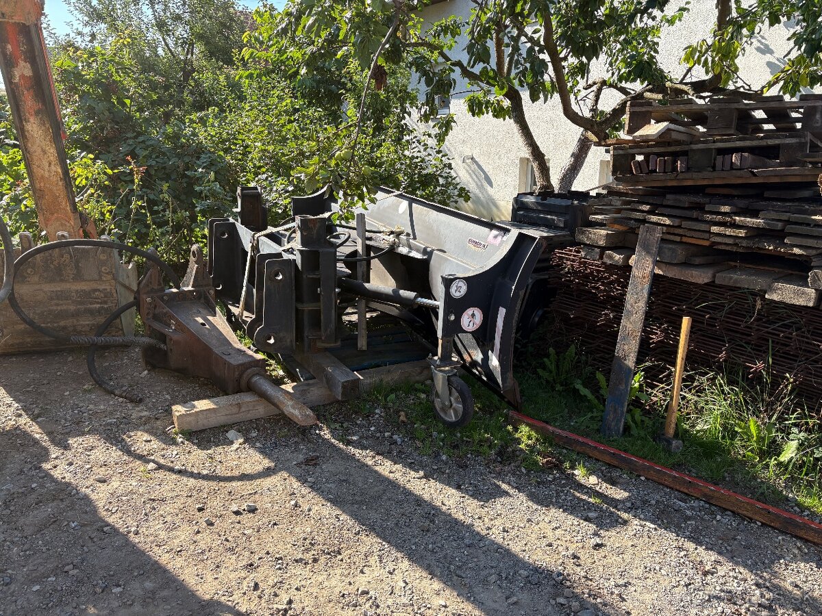 Predám radlicu na sneh na traktor bager - 7