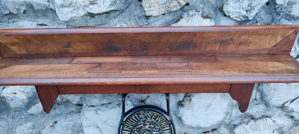 Jedinečné stolíky šijací stroj Singer - 7