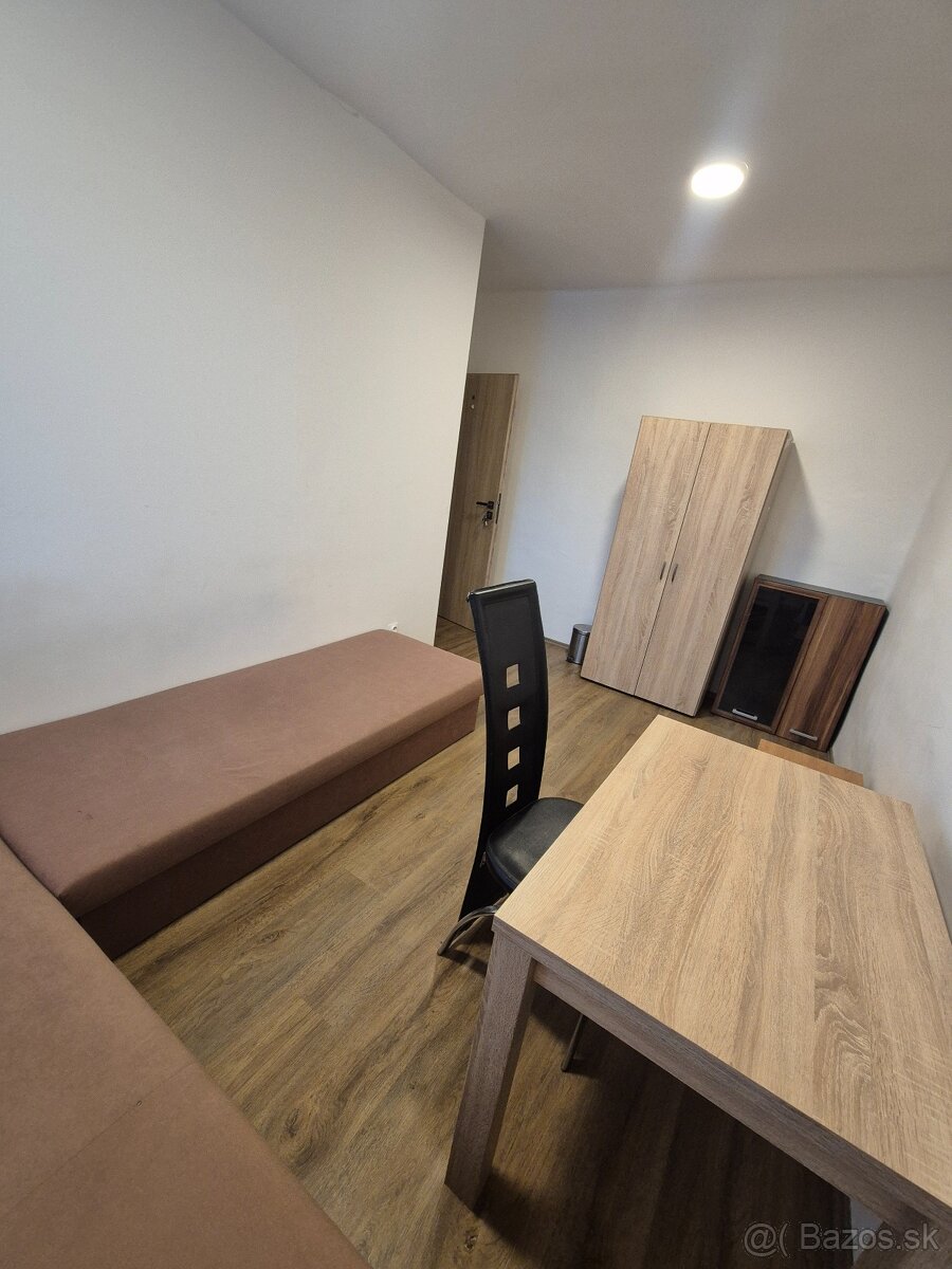 IZBA DO PRENÁJMU V KN. - 7