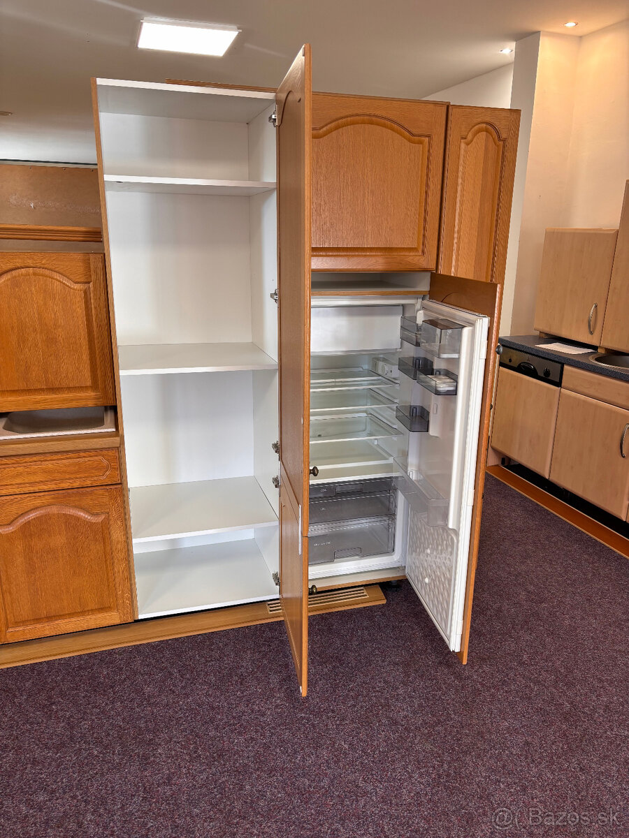 Kuchyne masiv SIEMENS - 7