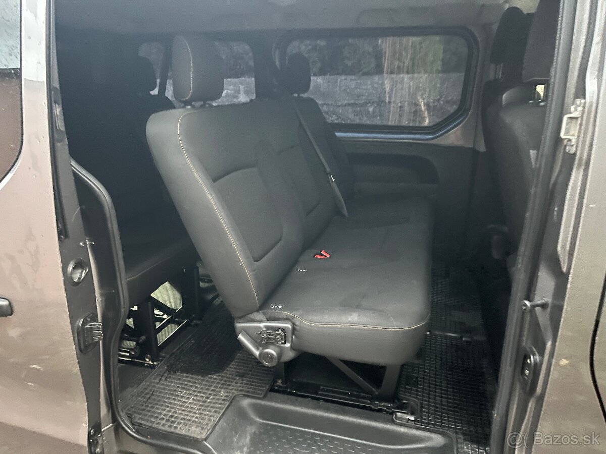 Prenajom 9 miestneho vozidla Renault Trafic - 7