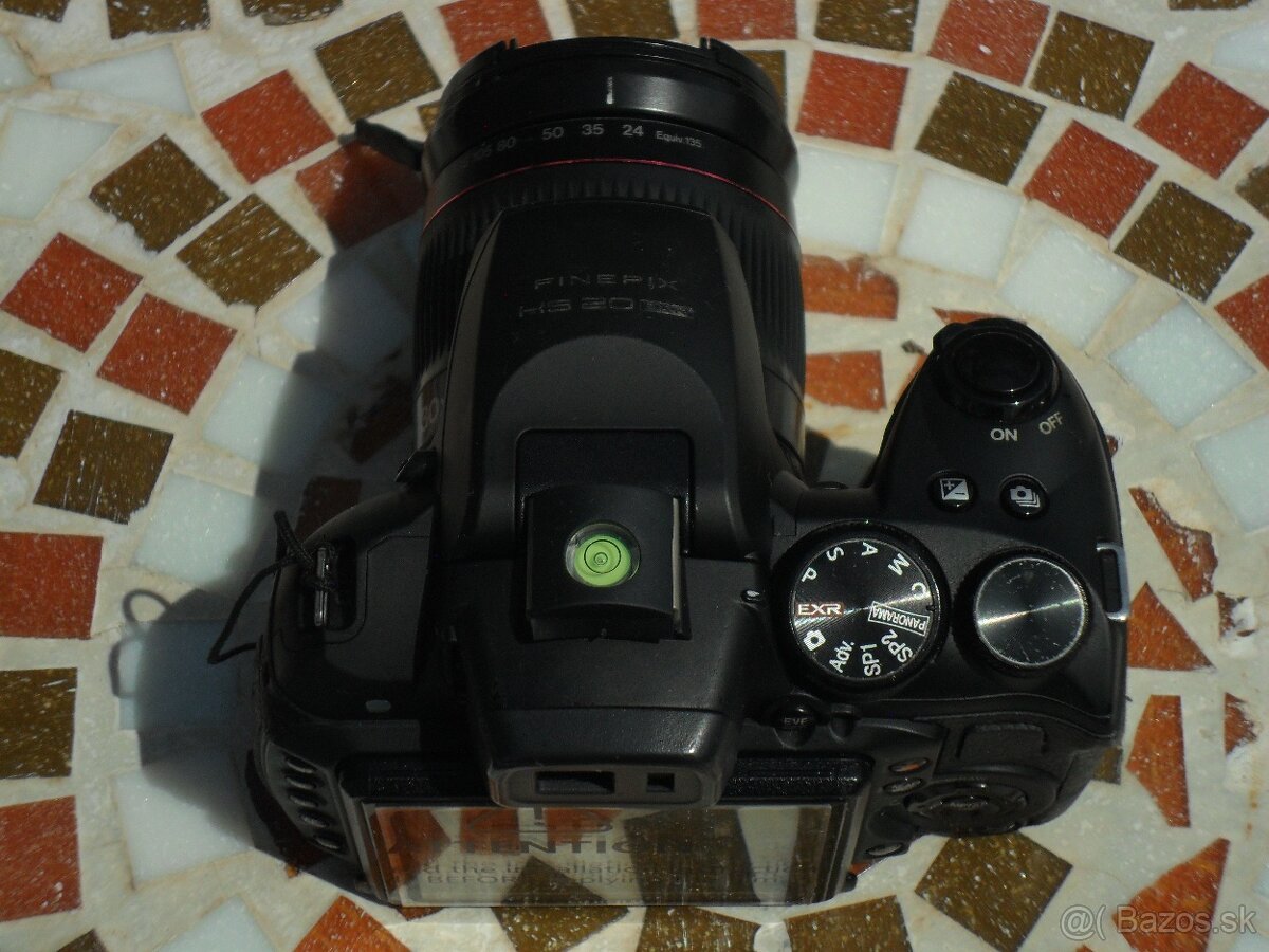 FujiFilm Finepix HS20 EXR- všestranný ultrazoom - 7