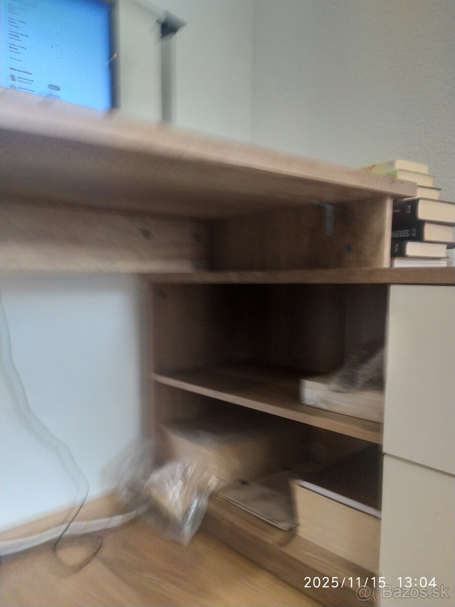 Pracovný stôl v tvare L - 7