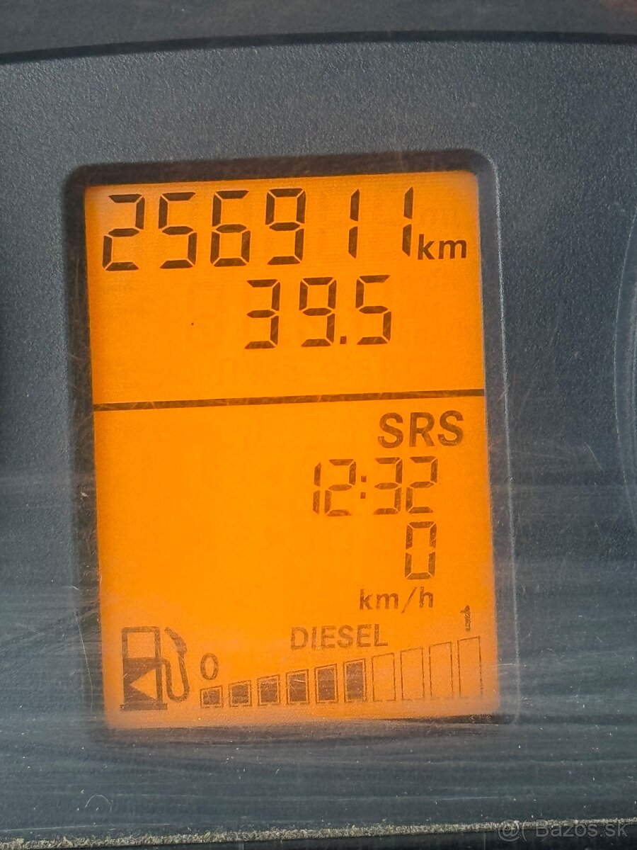 Vyklápač 3-stranný do 3,5t - 7