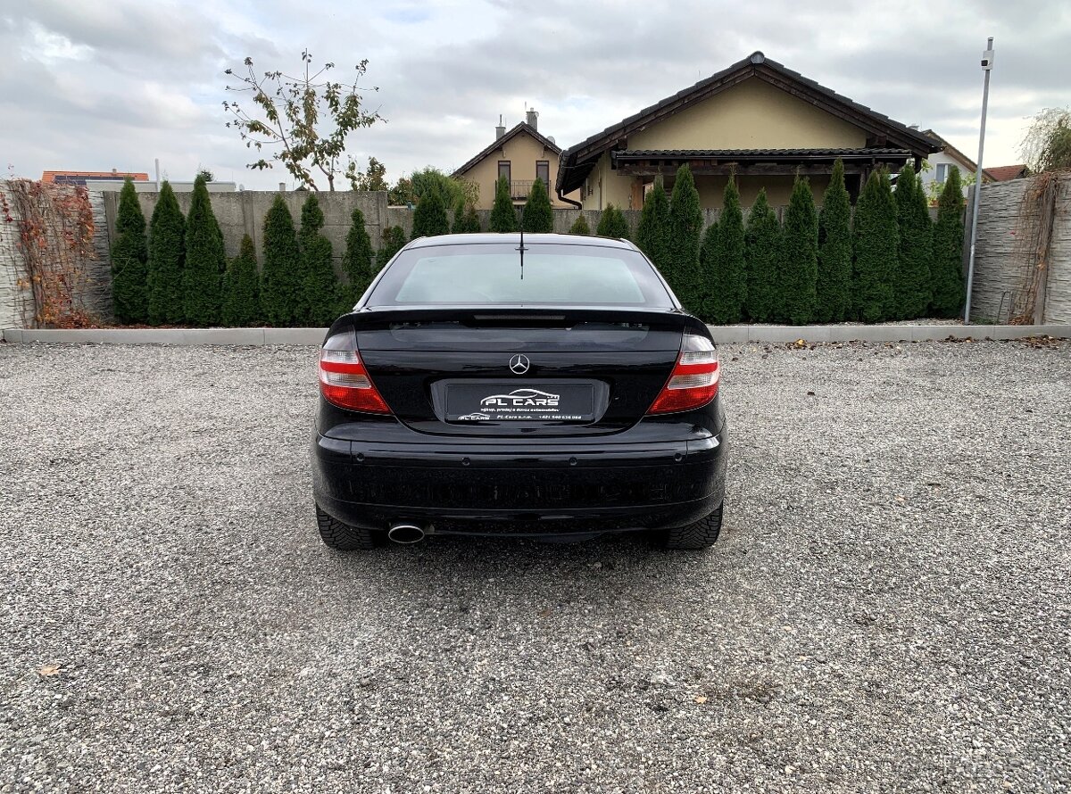 MERCEDES-BENZ C TRIEDA KUPÉ 230 V6 EVOLUTION SPORT 7G A/T - 7