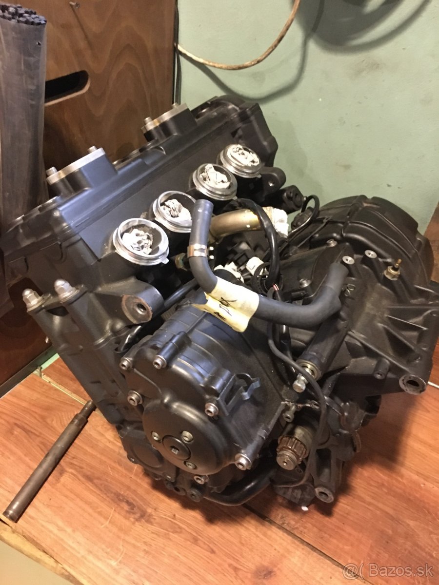 Motor yamaha yzf r1 - 7