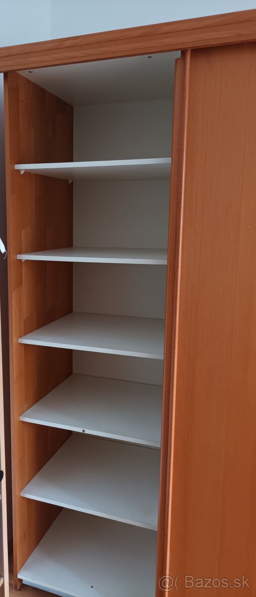 Skriňa trojdverová so zrkadlom - 7