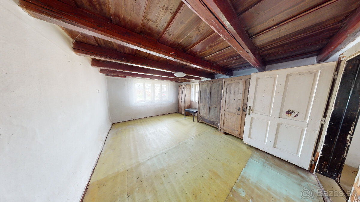 Na predaj rodinný dom v obci Považany s rovinatým pozemkom - 7