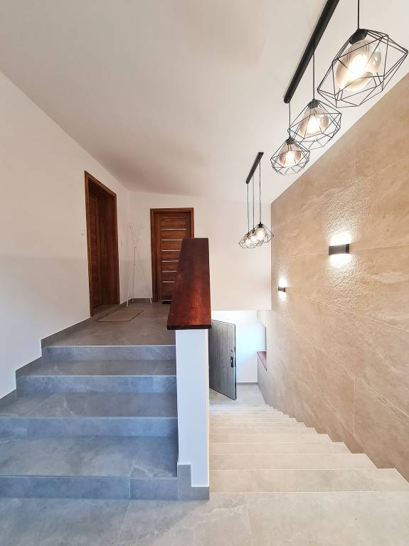 Výnimočný, luxusný, nový 4-izb. byt, centrum Záh. Bystrice - 7