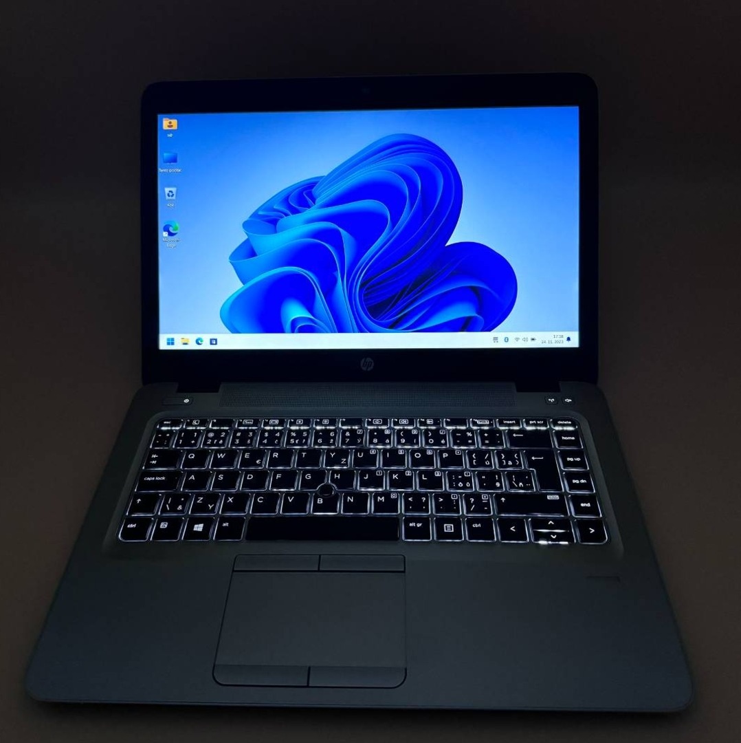 Notebook 14" HP.AMD PRO A10-8730B 4x2,40GHz.8gb ram.256gSSD - 7