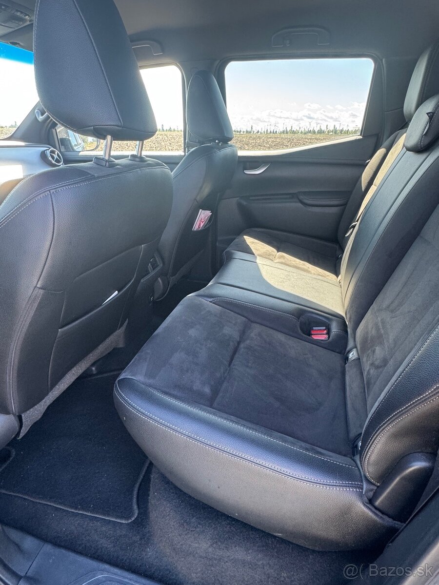 Mercedes Benz X 250 - 7