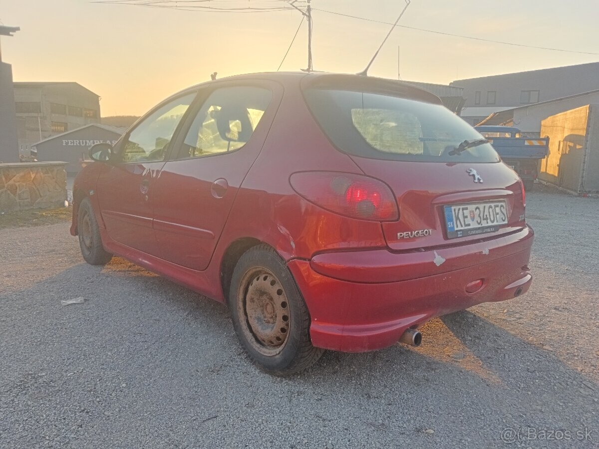 Predám Peugeot 206 1.4 benzin+LPG - 7