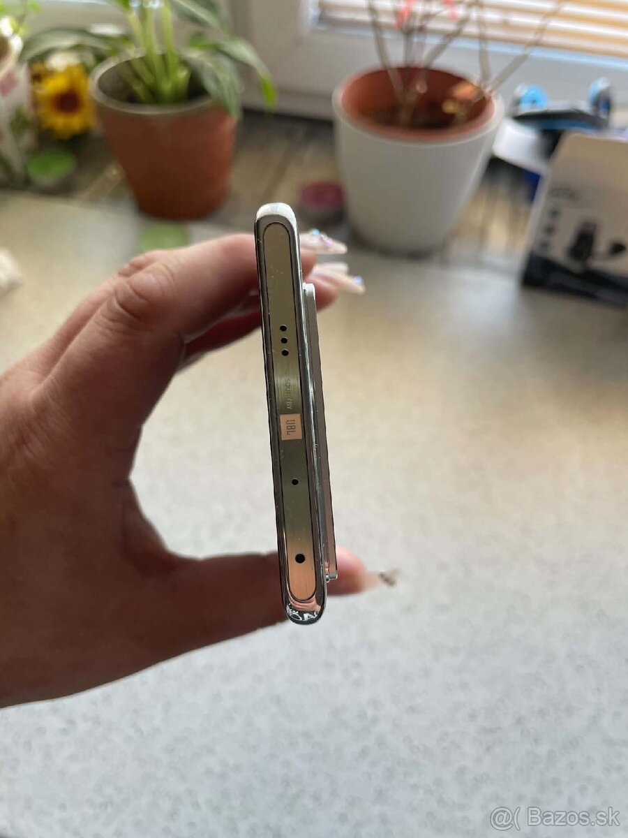 Infinix note 40 pro racing Edition - 7