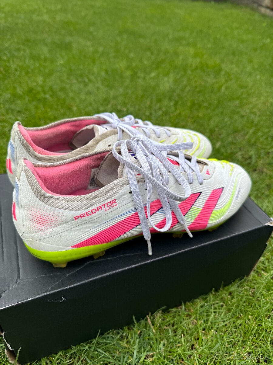 Kopačky Adidas Predátor Pro FG - 7