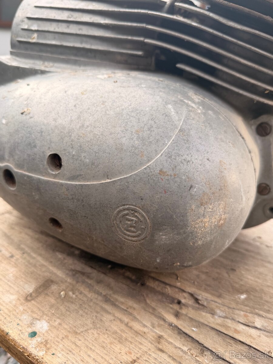 Predam motor na ČZ 125 - 7