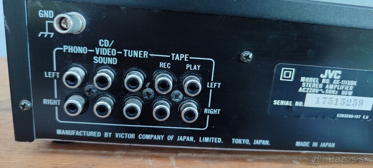 Zosilňovač JVC - 7