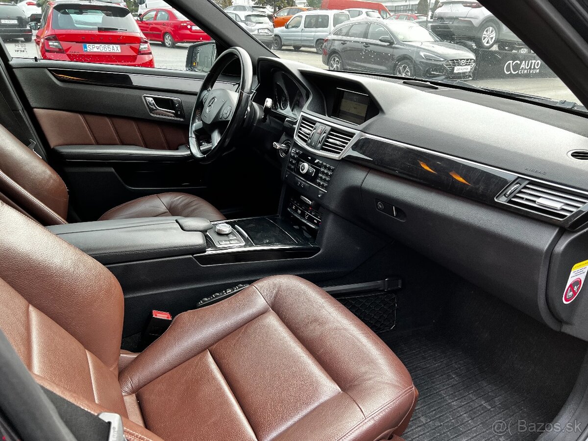 Mercedes -Benz MB E350 W212 rv2010 - 7