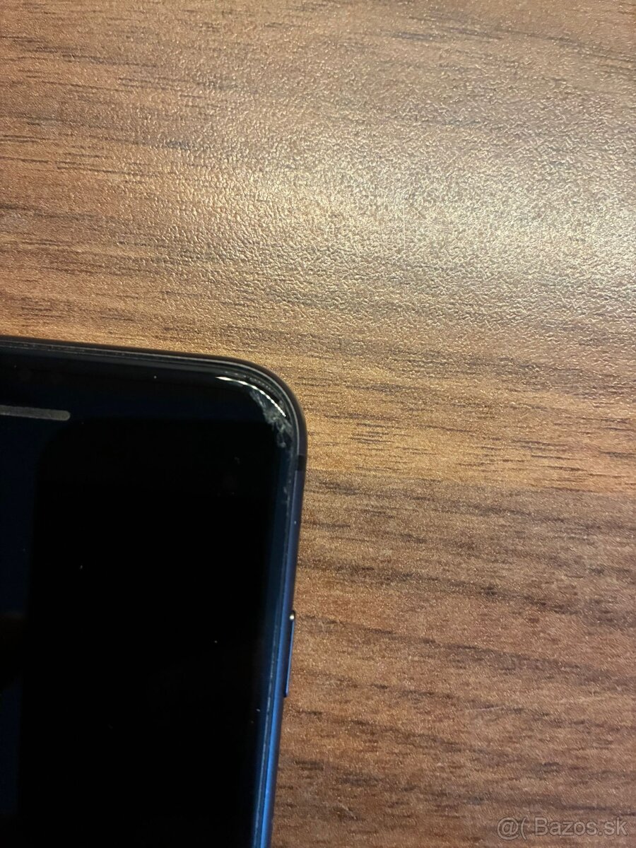 iPhone 8 , 64GB , Space Gray - 7