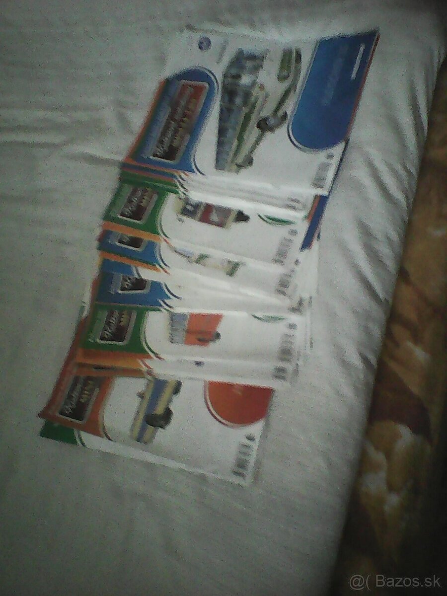 AUTÍČKA A INÉ SÉRIA AUTÍČKA A AUTOBUSY - 7