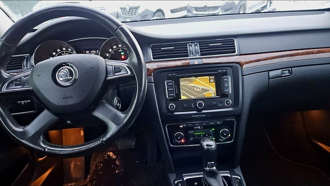 ŠKODA SUPERB COMBI - PREDAJ AJ NA SPLÁTKY - 7
