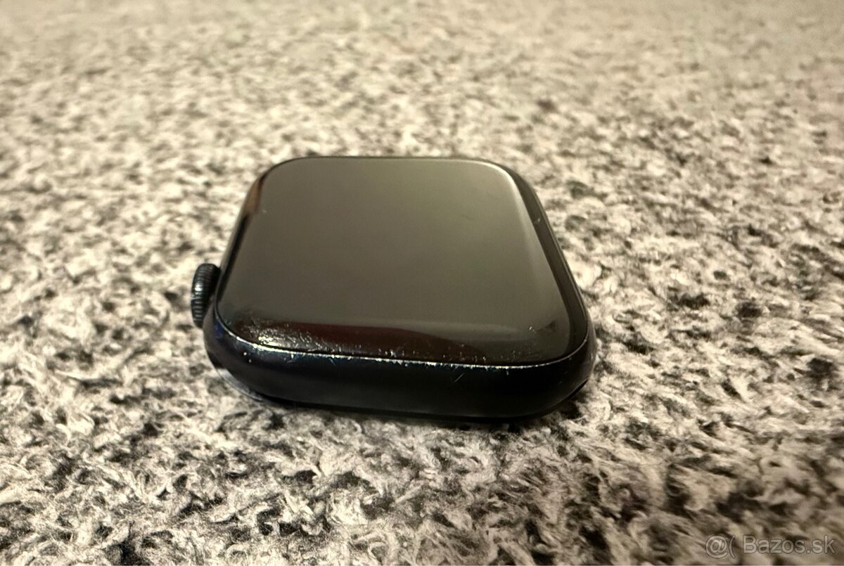 Apple Watch 8 45mm - 7