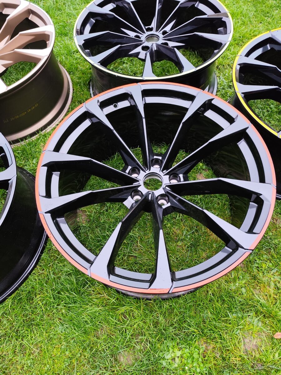 LAMBORGHINI URUS 23" DISKY - 7