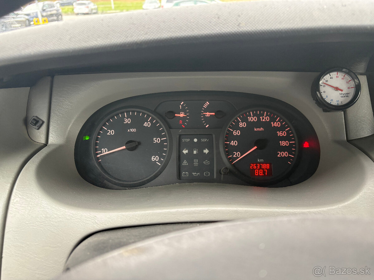 RENAULT TRAFIC II - 7