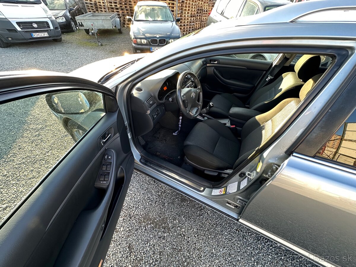 Toyota Avensis Combi 2.0 D-4D Sol - 7