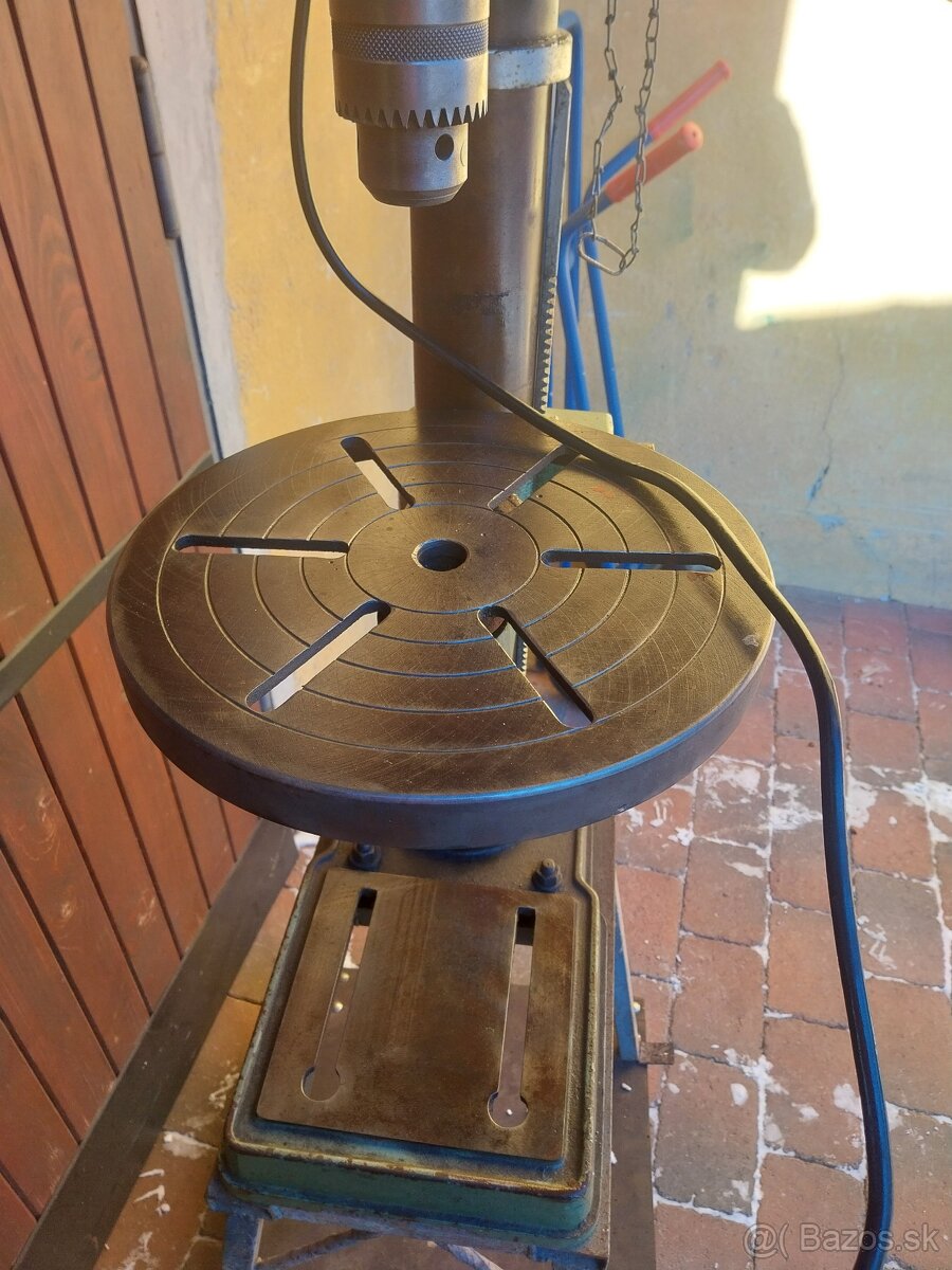 Stojanova vŕtačka 4 - 7