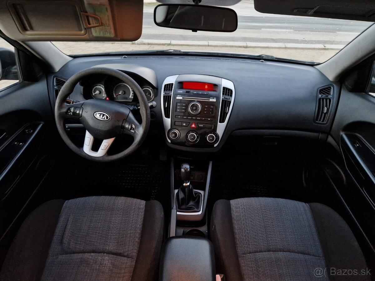 Predám Kia Ceed Facelift 1.4 66 kW, 2011 – TOP stav. - 7