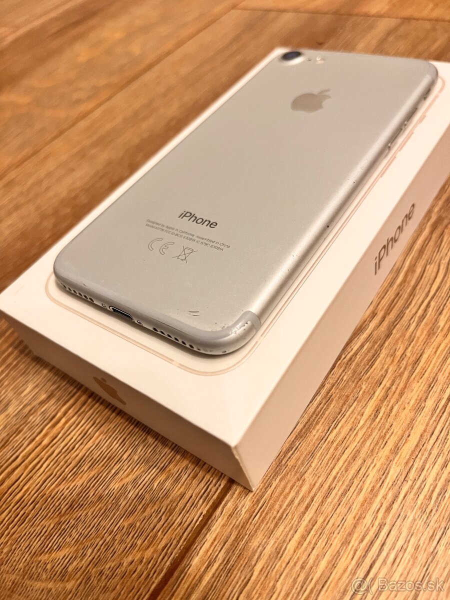 iPhone 7 32GB Silver - 7