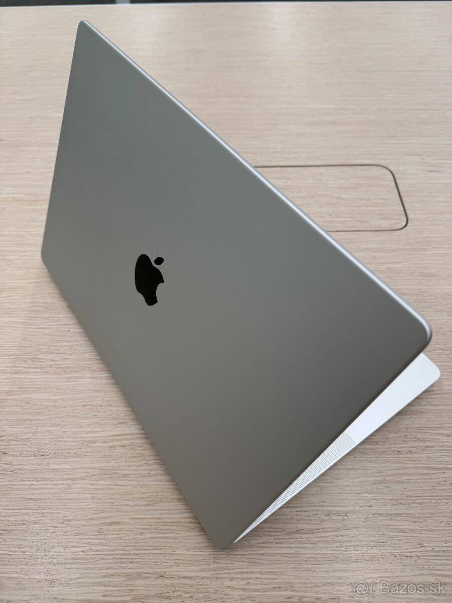 MacBook Pro (16-palcový, 2021) - 7