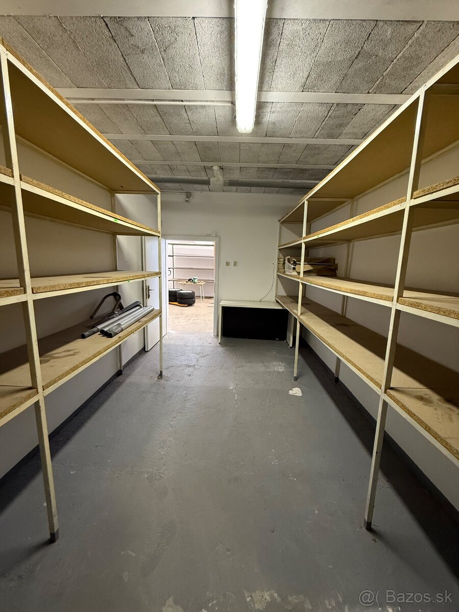 Prenajmeme praktický sklad v Petržalke - 7