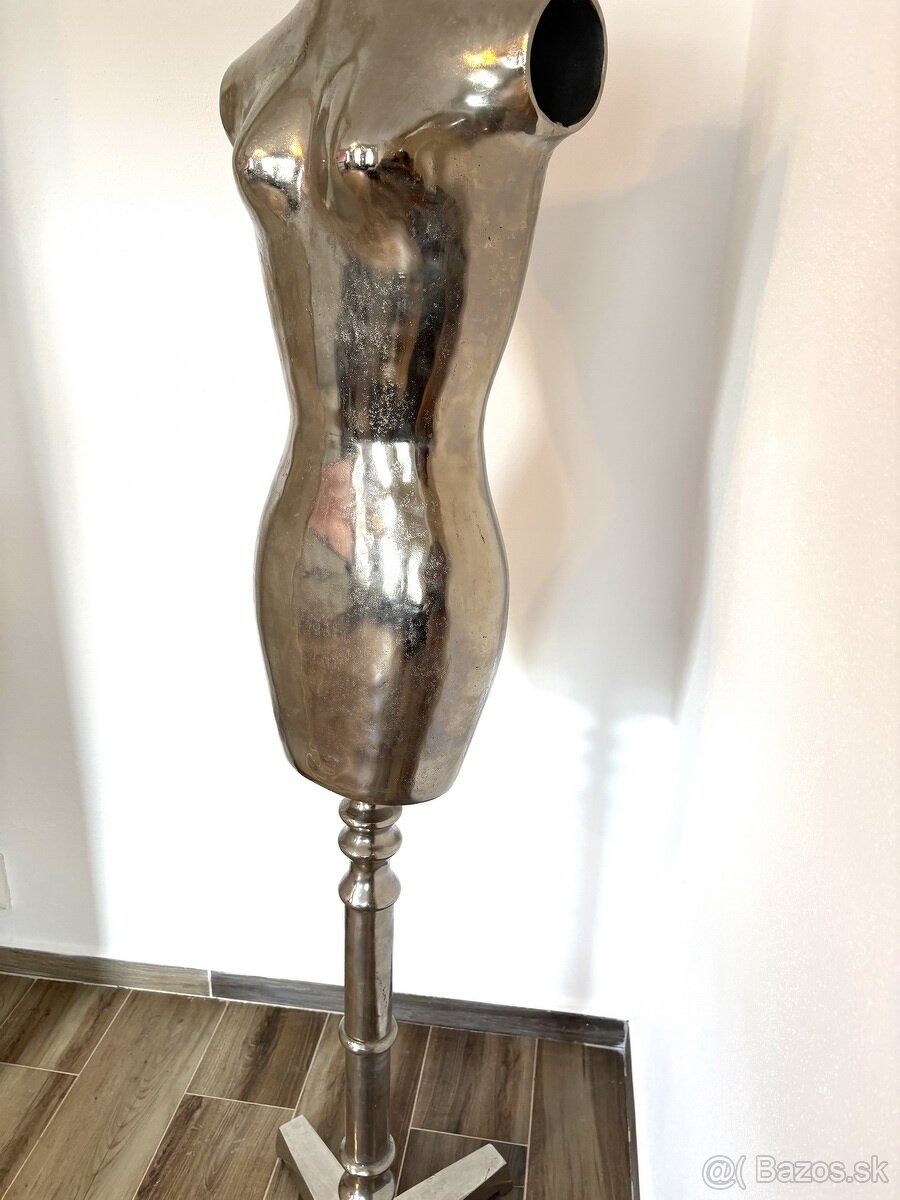 Staromestský 2-izb.byt s parkovacím miestom, Nitra, centrum - 7