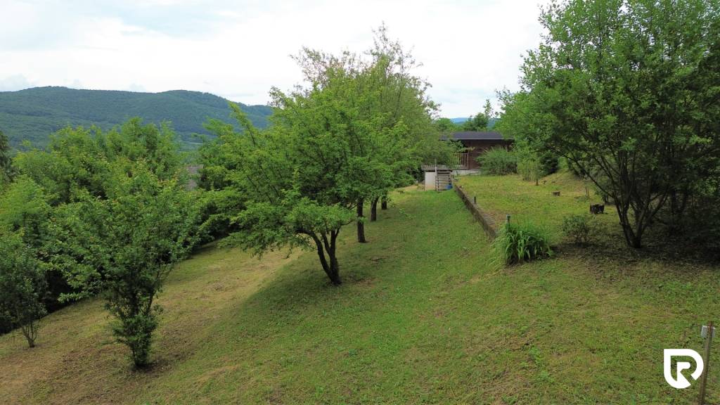 RADO | Slnečný stavebný pozemok v Trenčianskych Tepliciach - - 7