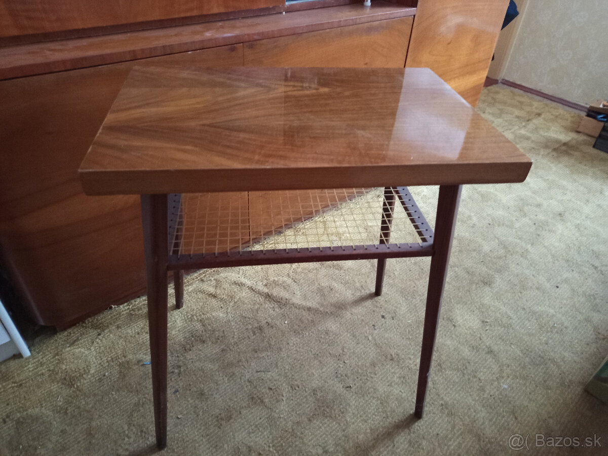 Stolík pre TV alebo rádio - 7