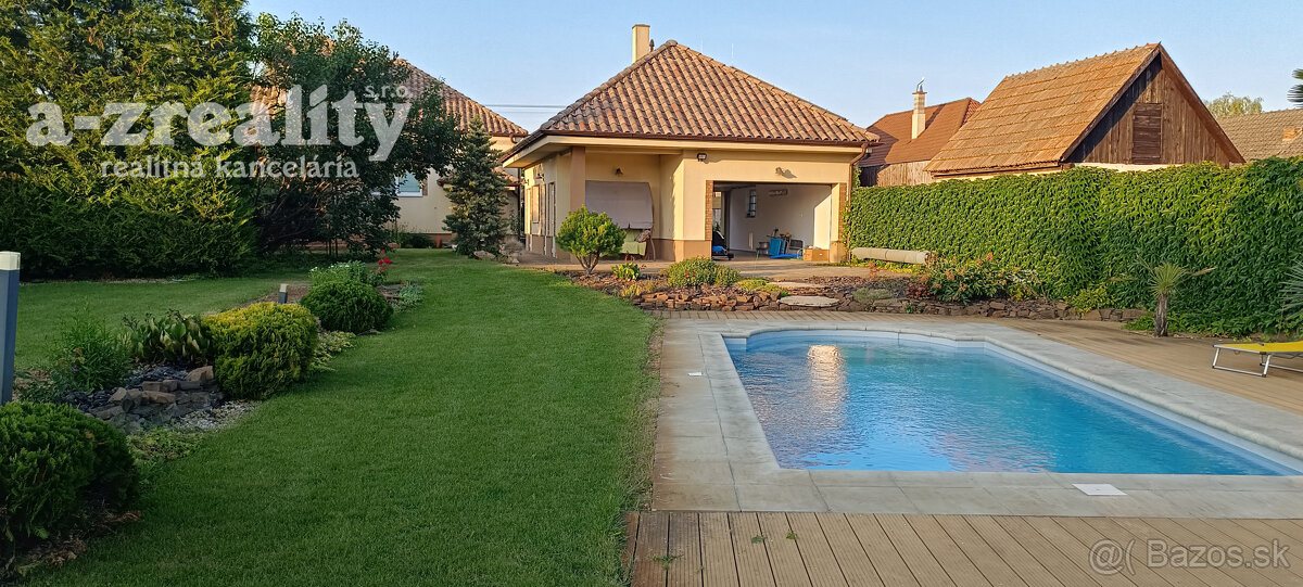 Na predaj kompletne zrekonštruovaný rodinný dom s bazénom v - 7