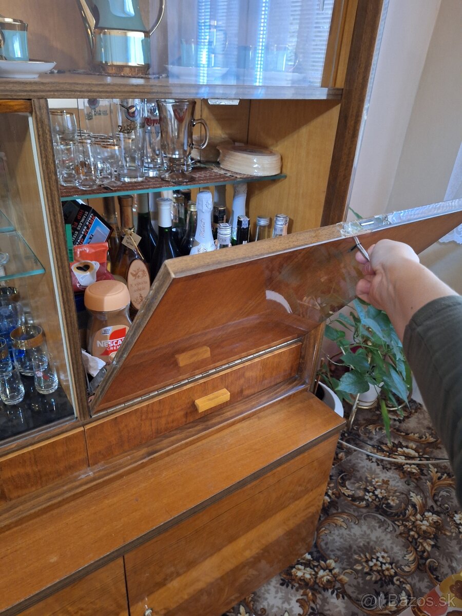 Skriňa zostava vitrína sklenená Prievidza - 7