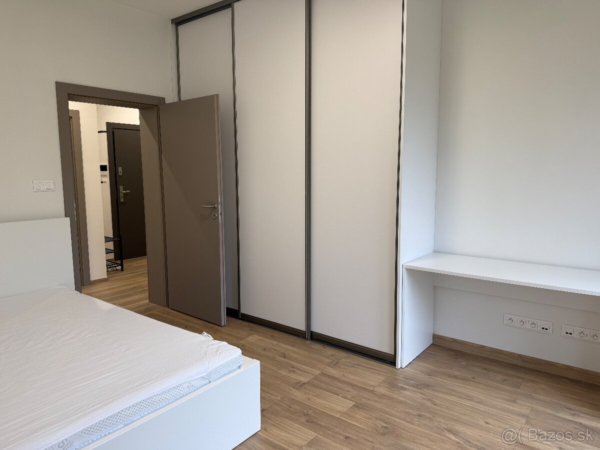 Na prenájom 3izbový byt v rodinnom dome-Voľný ihned - 7