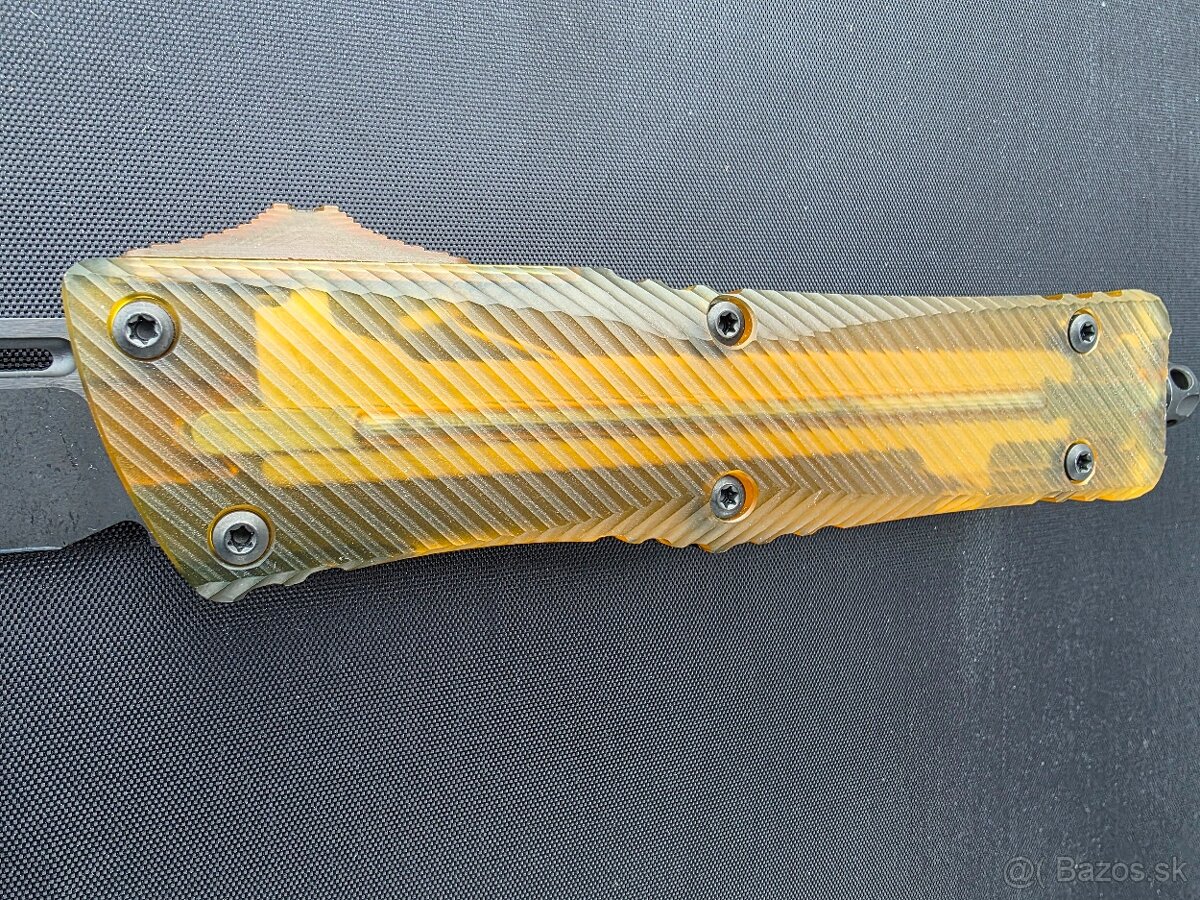 Microtech Combat Troodon Fluted Ultem - 7