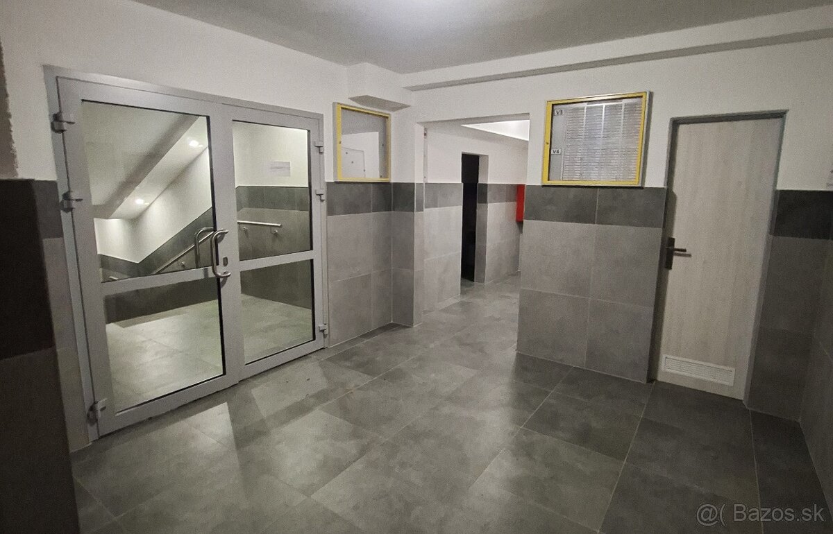 Predám garsónku na Laboreckej ulici v Humennom - 7