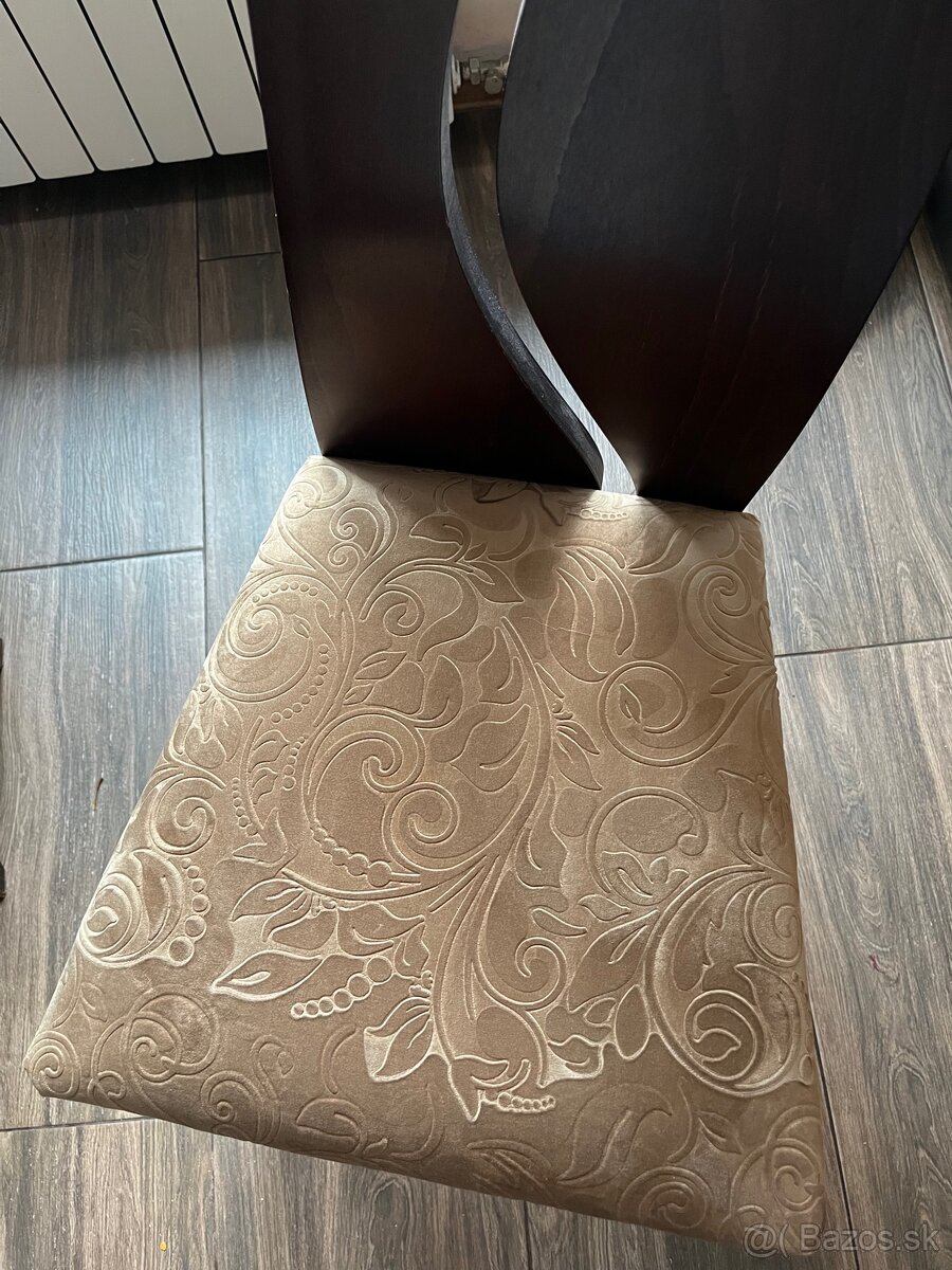 Stôl so 6 stoličkami - 7