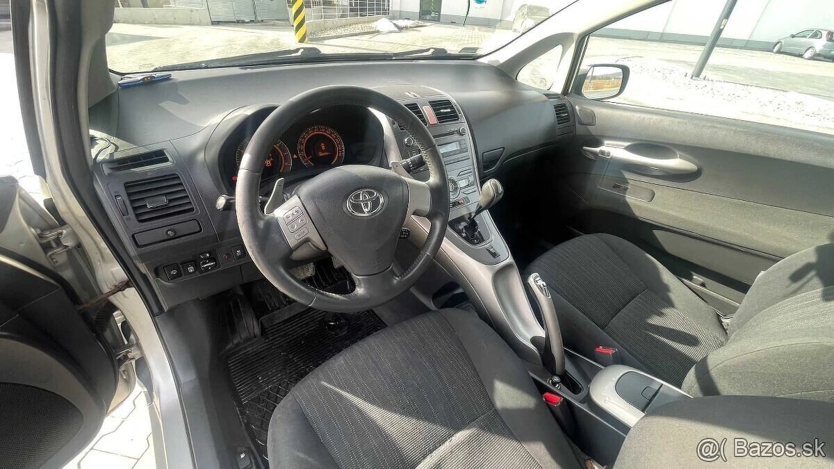 TOYOTA AURIS 1.6 AUTOMAT B + LPG - 7
