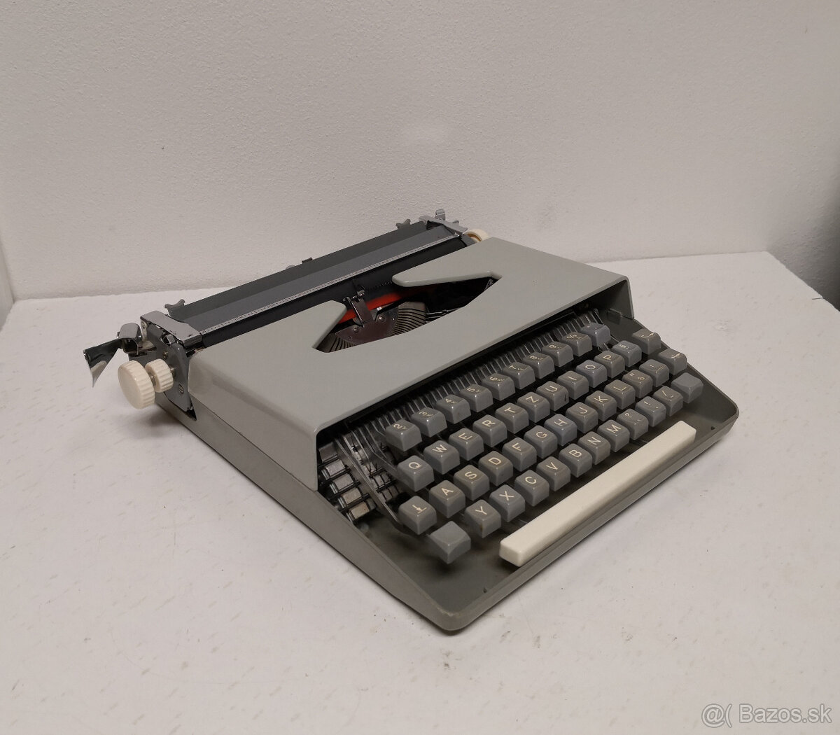 Písací stroj s koženým kufríkom - 7
