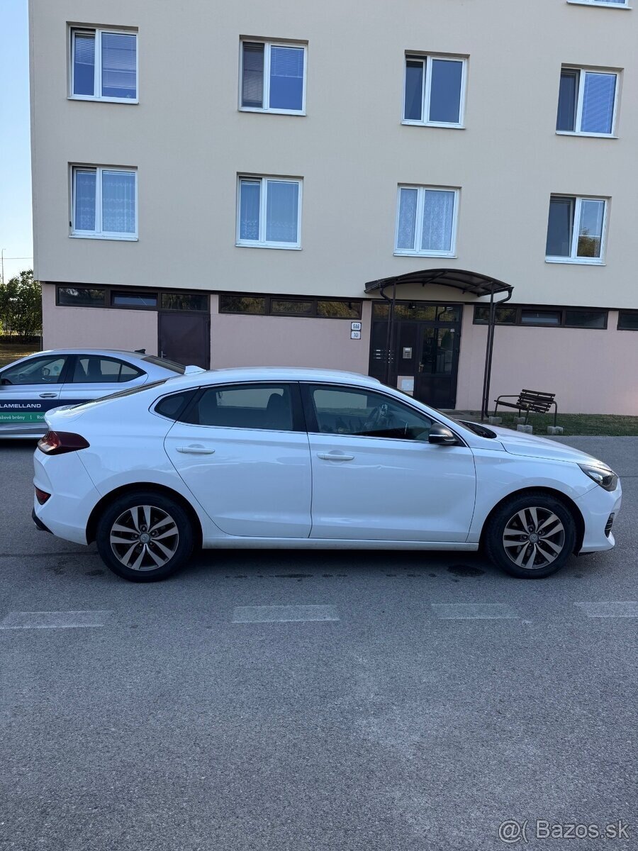 HYUNDAI i30 - Fastback 1,6 CRDi (2019) - 7