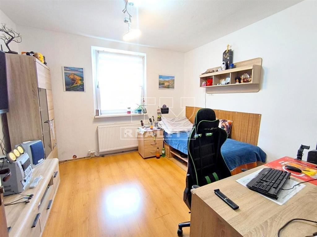 Znížená cena....Na predaj 2-izbový byt s lodžiou v... - 7