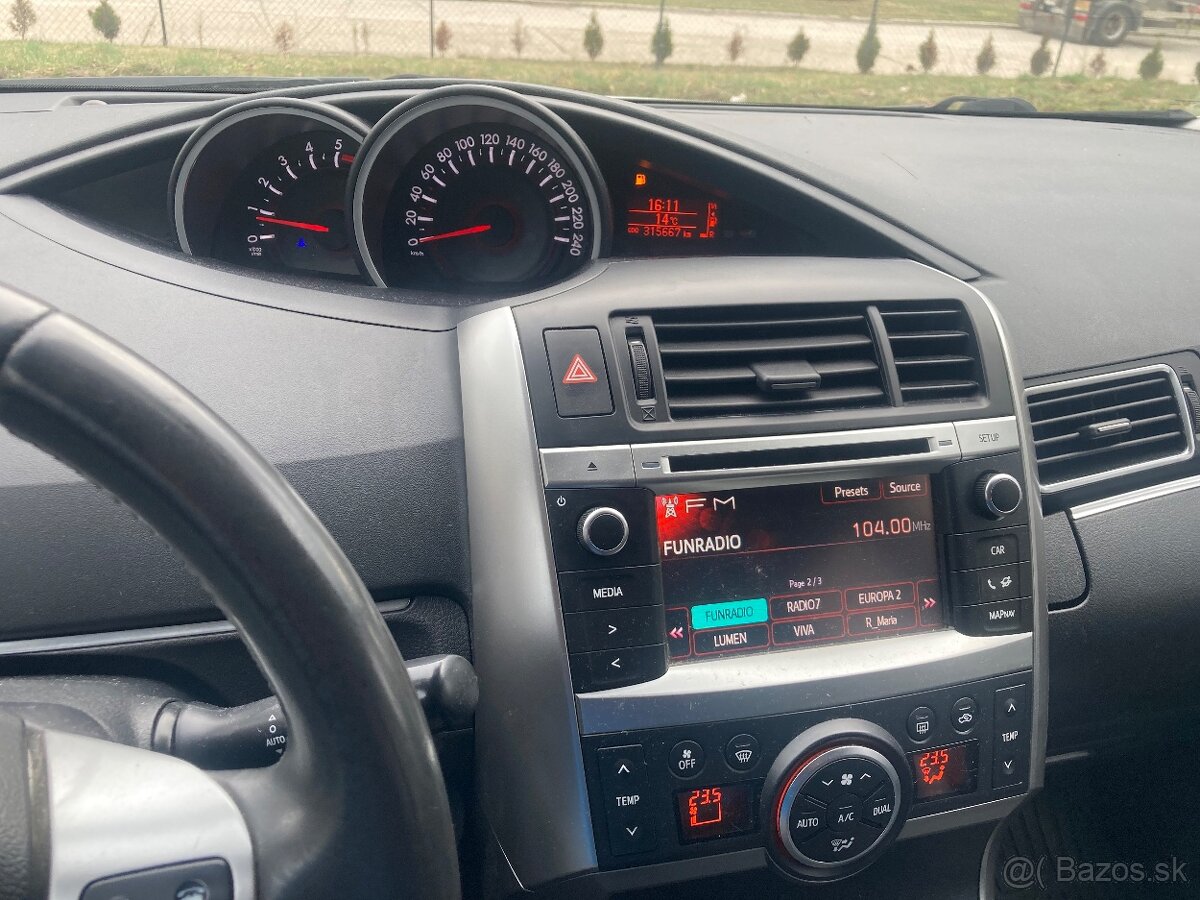 Toyota Verso 7-miestna 2,0D-4D - 7