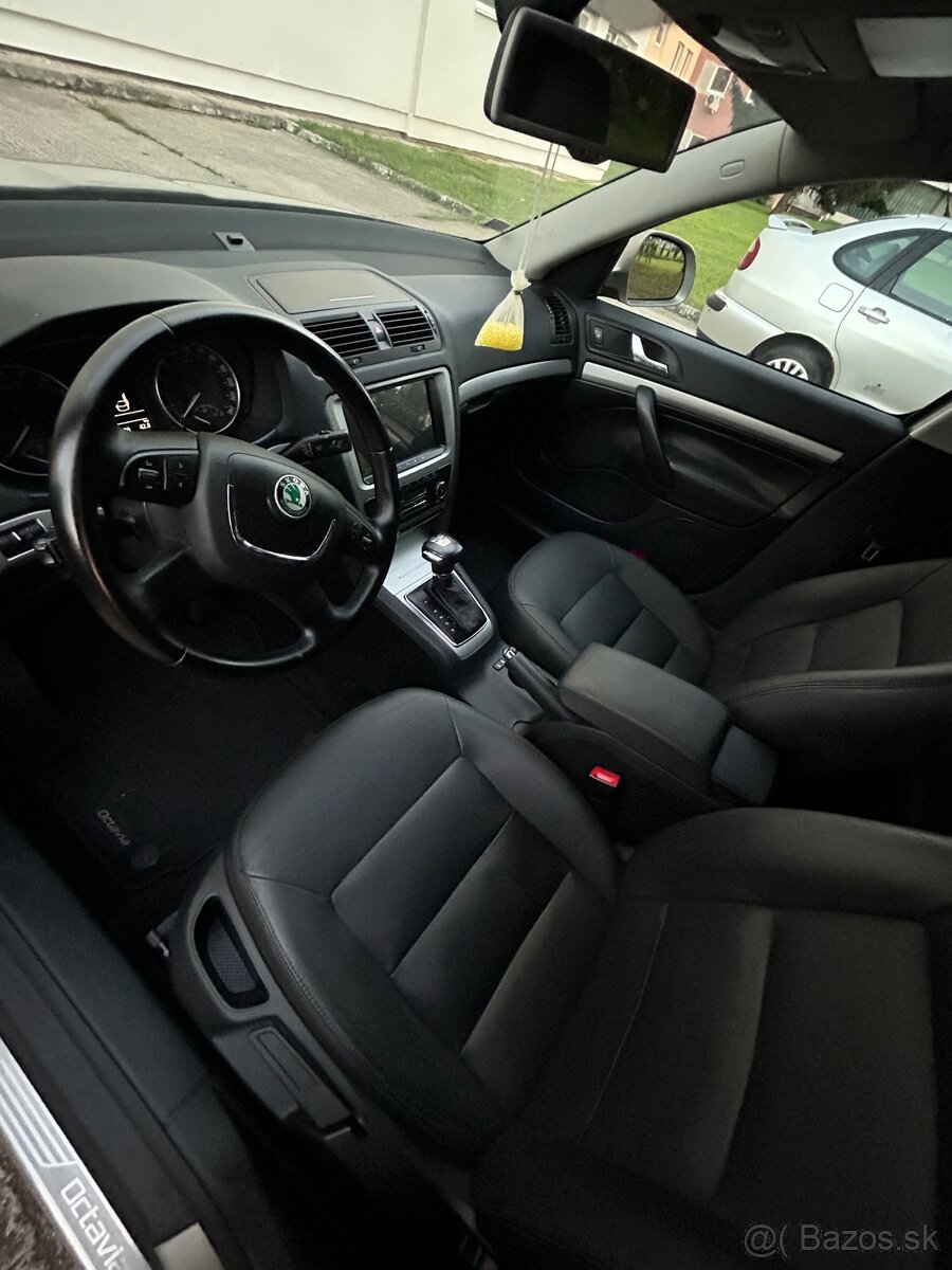 Škoda Octavia II 1.6 TDI DSG ELEGANCE - 7