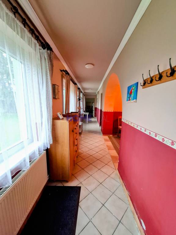 PRENÁJOM STARŠIEHO 2 IZB. RD V RAJKE S VEĽKÝM SLNEČNÝM POZE - 7